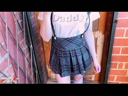 ❤️ L'escola es xucla la polla profundament i la folla en lloc de les classes. ❌ Porno al ca.redpornpictures.ru