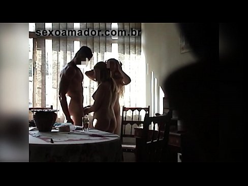 ❤️ Els amics sexuals conviden un home gegant i un trio amb ell ❌ Porno al ca.redpornpictures.ru