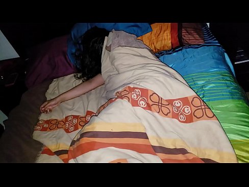 ❤️ El fillastre renya la seva jove madrastra mentre dorm. ❌ Porno al ca.redpornpictures.ru